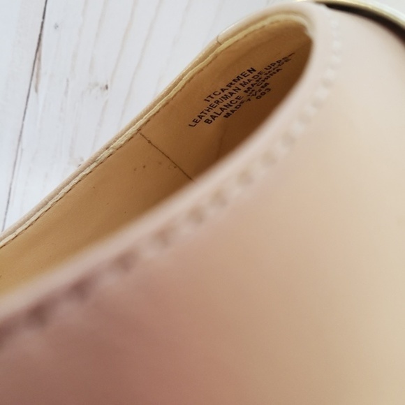 EUC BCBGeneration Patent Leather Wedges Tan 8.5 - Picture 6 of 6